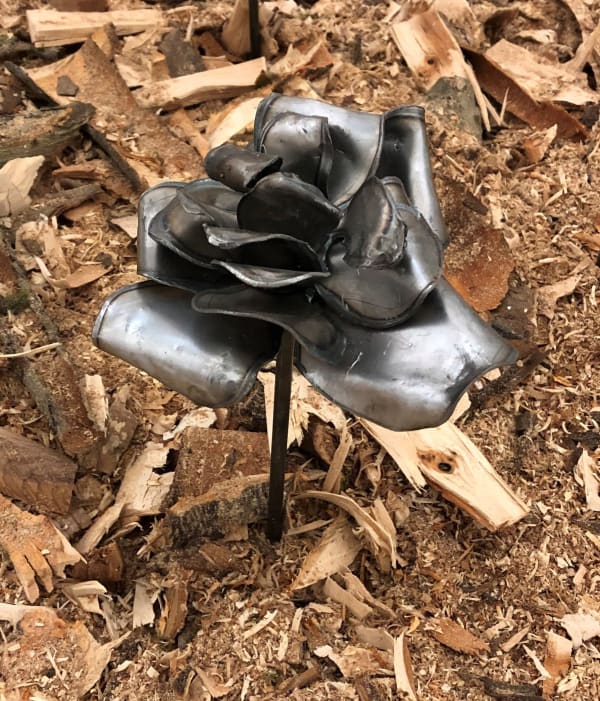Sasha Ballon Blossom Welded steel 15 x 10 x 10 cm Edition of 5