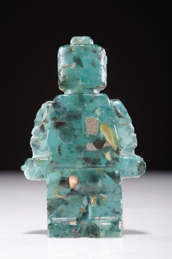 Hannah Gibson, Recycling Narratives. Whispering Sweet Nothings, A Shattered Past