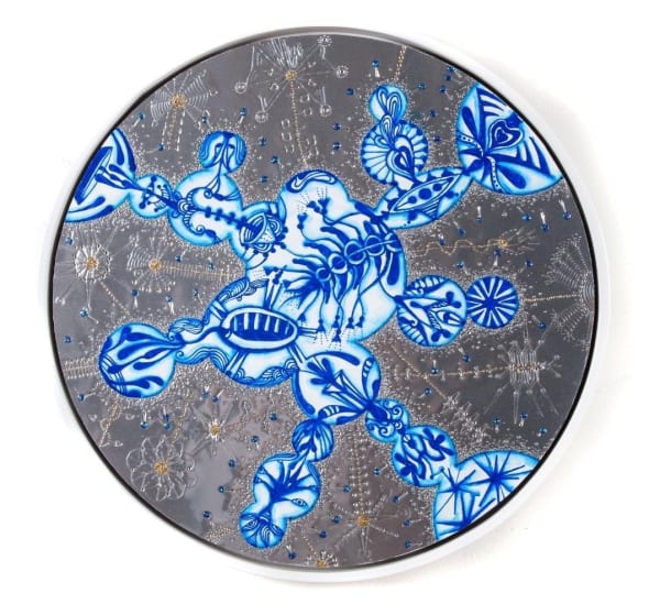 Nicolás Leiva Viaje al Paraiso V, 2016 Acrylic and embossed aluminum mounted on wood 19.5 inches diameter 49.5 cm diameter