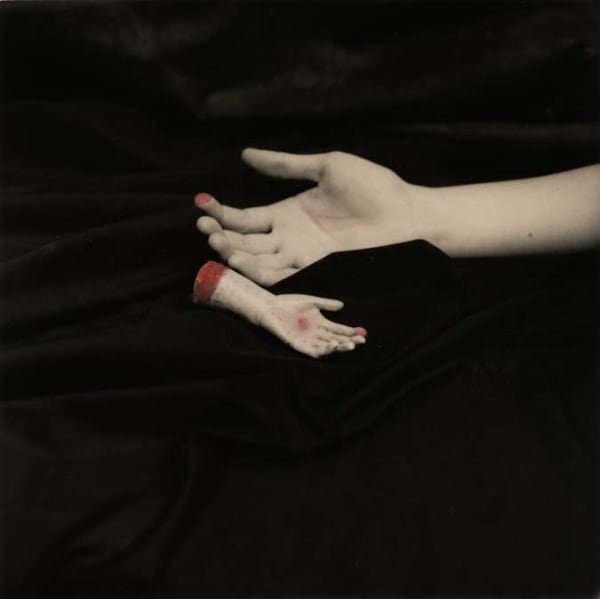 Cristina Kahlo La huella, 2006 Gelatin silver print and oil 8 x 10" 20.3 x 25.4 cm