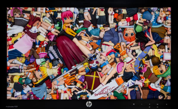 Three, 21.5V type Display (2), 2019