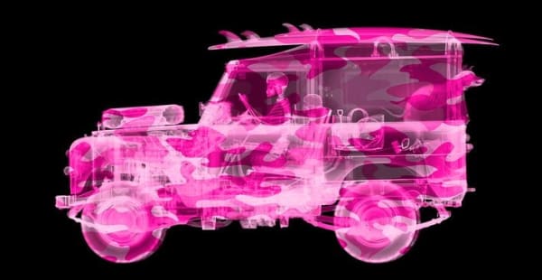 Nick Veasey, Camouflage Land Rover Surfer, 2020