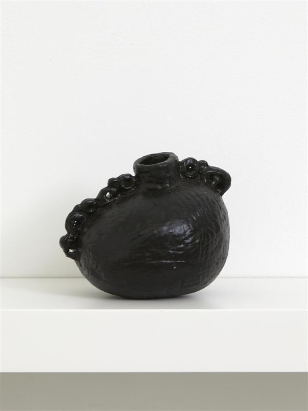 Wi Taepa Ipu Ono, 2019 clay, acrylic paint 140 x 120 mm