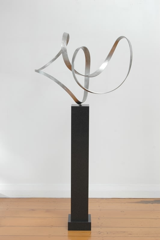 Ray Haydon Fluid 4.5, 2007 Stainless steel on basalt base 1700 x 900 x 500 mm