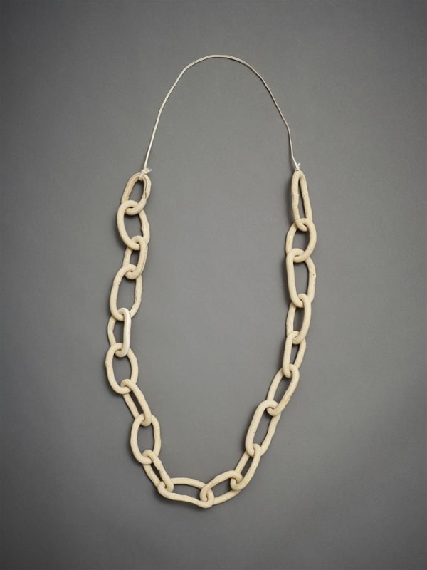 Arapeta Ashton Hei Noke IV (medium), 2022 clay, double fired 86.0 cm