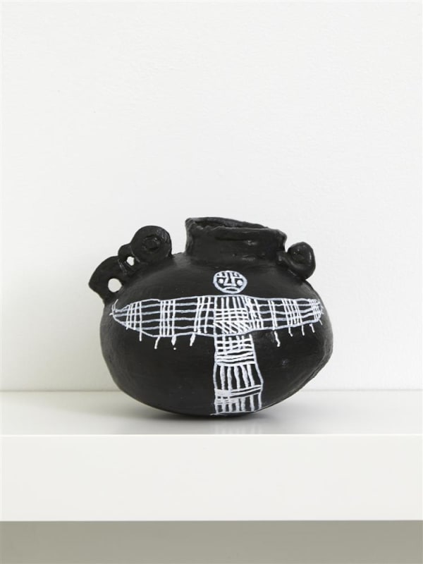 Wi Taepa Ipu Rua, 2019 clay, acrylic paint 220 x 115 mm