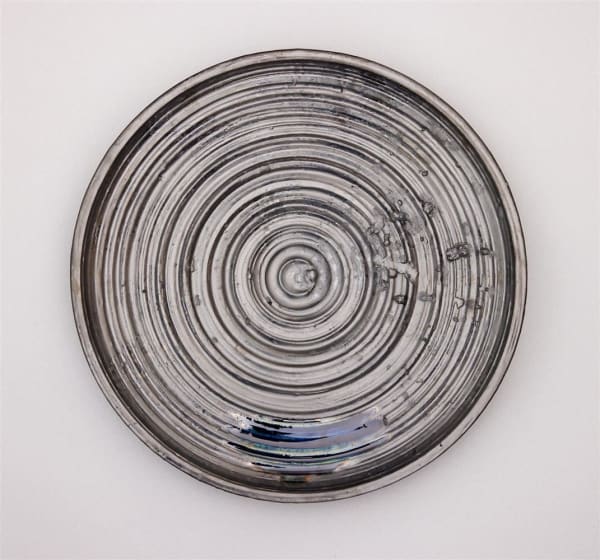 Iza Lozano Agua que corre 1, 2023 Stoneware clay, marble, bone ash and iron rich glaze 28.0 x 28.0 cm