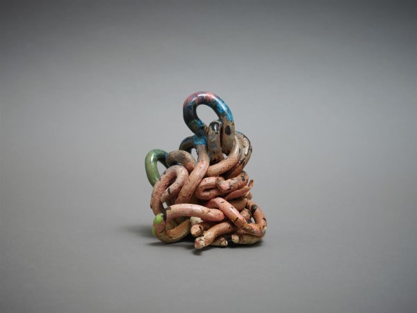 Arapeta Ashton Noke IV (Medium), 2022 clay, glaze 12.0 x 10.0 x 9.0 cm