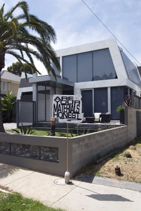 Simone Slee, Houses Happy to Help #3, 2010