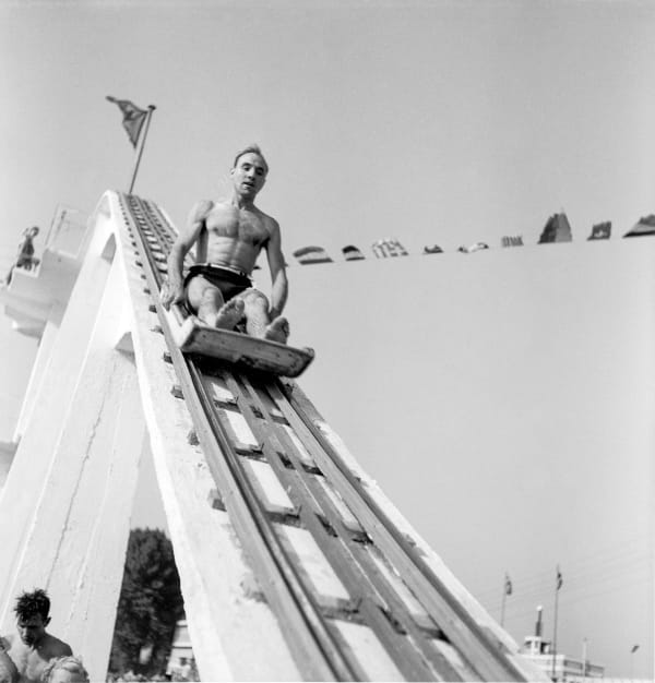 La descente, 1935 Tirage argentique sur papier baryté 18x24 cm Unlimited edition