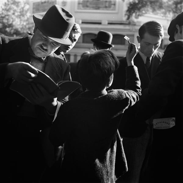 Le marché aux timbres, 1941 Tirage argentique sur papier baryté 40x50 cm Edition of 15