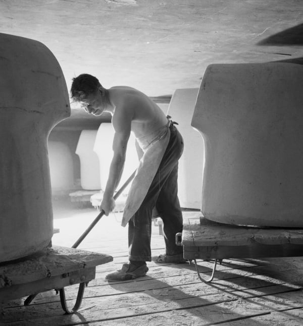 Le four des Cristalleries de Saint-Louis, 1950 Tirage argentique sur papier baryté 18x24 cm Open Edition