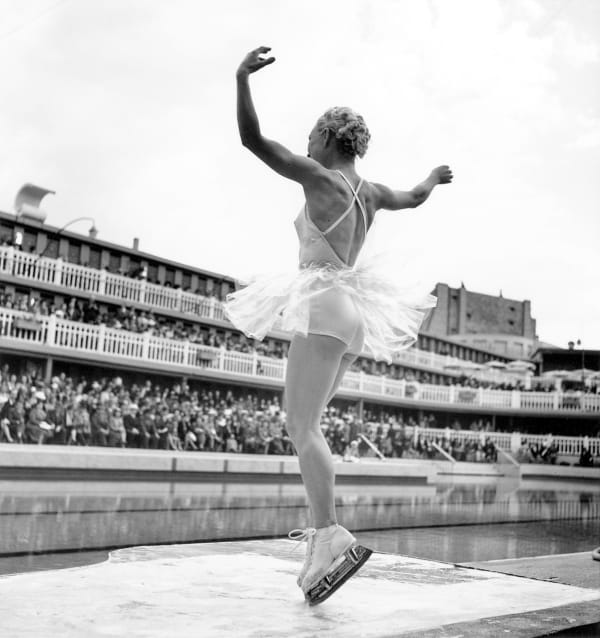 Danse sur patins, 1936 Tirage argentique sur papier baryté 18x24 cm Unlimited edition