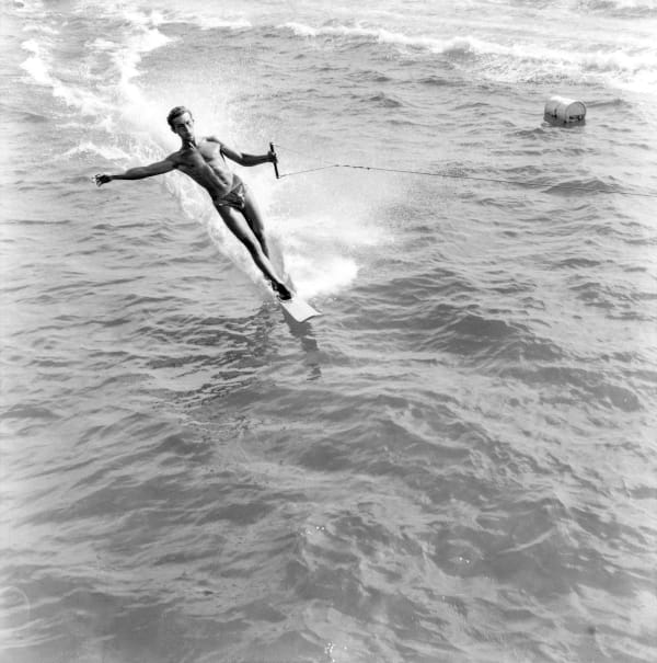 Ski nautique à La Napoule, 1938 Tirage argentique sur papier baryté 18x24 cm Unlimited edition