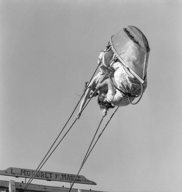 La balançoire de la Foire du Trône, 1930 Tirage argentique sur papier baryté 18x24 cm Unlimited edition