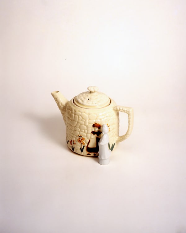 Liliana Porter, Dialogue with Teapot, 2002