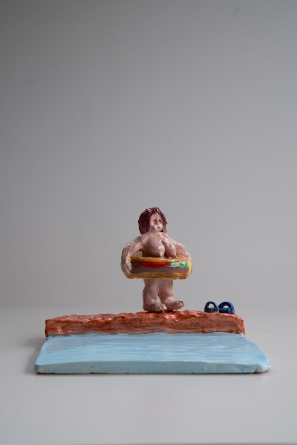 Elise Debrock The Burger Girl, 2023 Glazed ceramic 25 x 20 x 25 cm