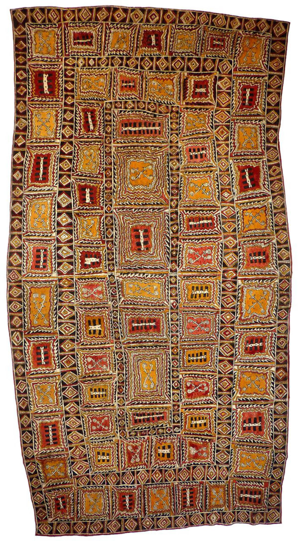 Diona Jonevari (Suwarari) Dahoru’e, buboriano’e, ve’i ija ahe, odunaigo’e , jo’o sor’e, sabu ahe ohu’o siha’e natural pigments on nioge (barkcloth) 195 x 102 cm