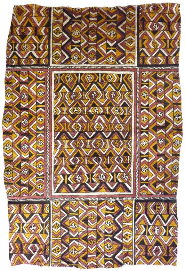 Lillias Bujava (Kausara) siha-e, visuano'e, buboriano'e, vavore deje ohu'o burejihano'e - Fruit of the tree, teeth of the fish, beaks of Blyth's Hornbill, back of the bush rope and leaf design on the woven mat natural pigments on nioge (barkcloth) 130 x 89 cm