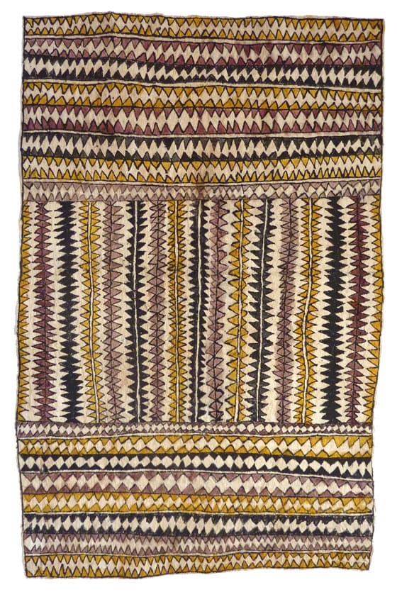 Wilma Rubuno (Lamay) buro'e - sap of the barige tree natural pigments on nioge (barkcloth) 94 x 61 cm