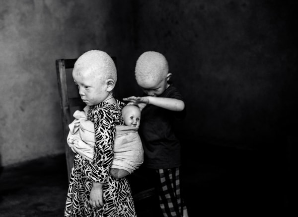 Alice Kayibanda, Life in the shadow-Fiona and Marcelline playing with a doll, 2020