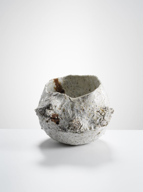 Aneta Regel, Raining stone (medium white), 2023