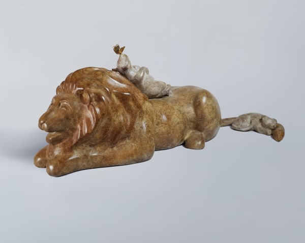 Stephanie Hess, Lion Around