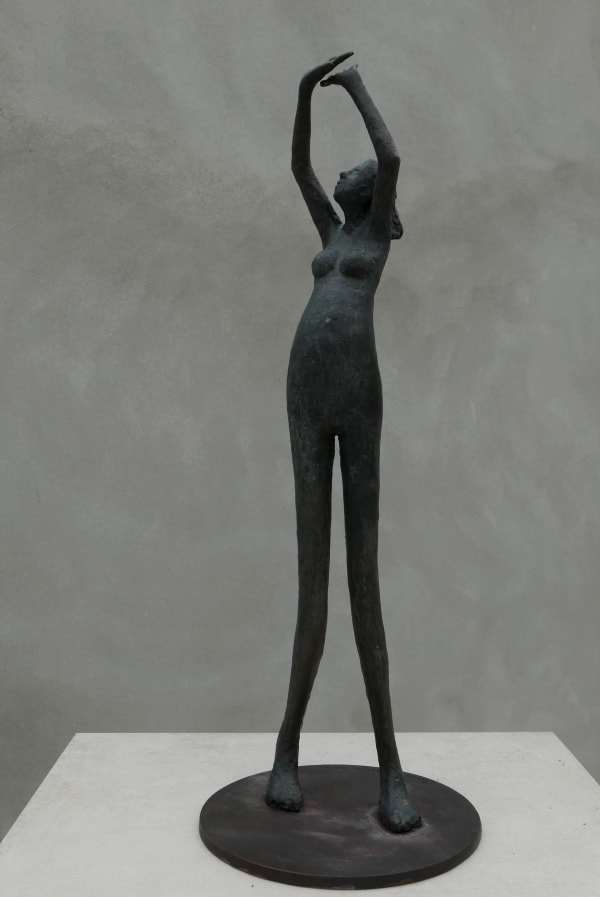 Rowan Gillespie, Nora