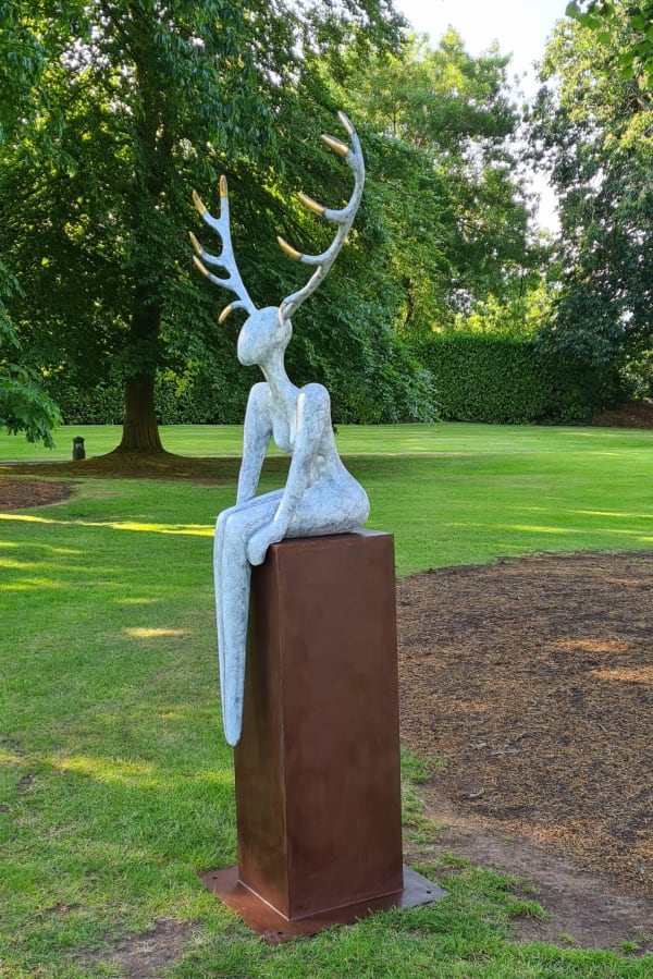 Orla de Brí, Seated She Stag