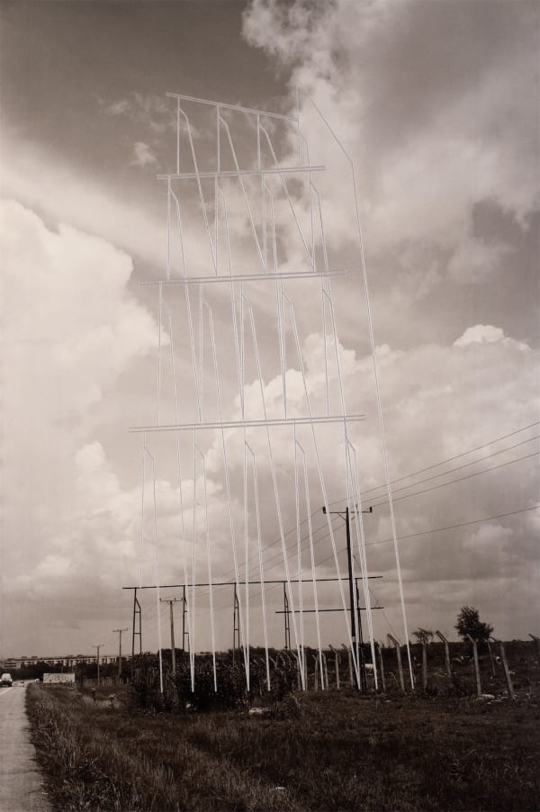 Carlos Garaicoa Para transformar la palabra política en echos, finalmente II, 2009 fotografia 120 x 80 cm