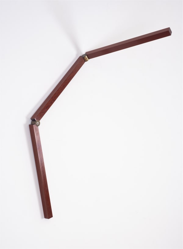 Artur Lescher Da Série "Metamérico", 2010 madeira e metal váriável, três módulos de 2,5 x 2,5 x 40 cada