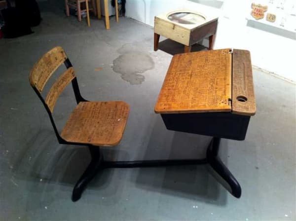 WE ARE FAMILIA, SCHOOL BOX, 2010