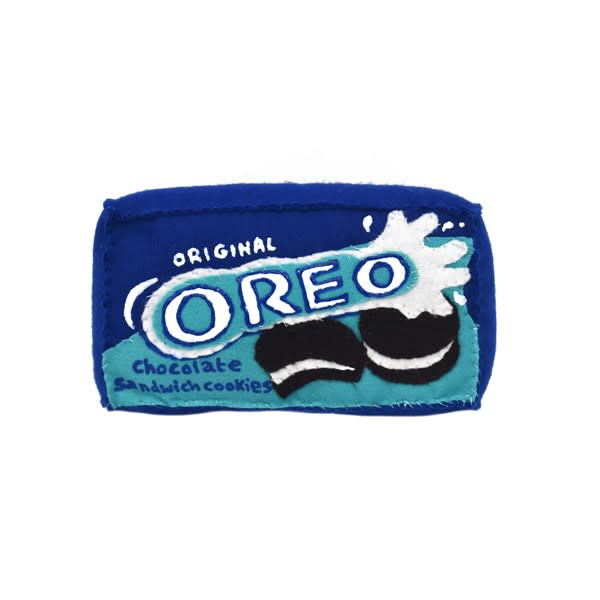 Lucy Sparrow, Oreo, 2024
