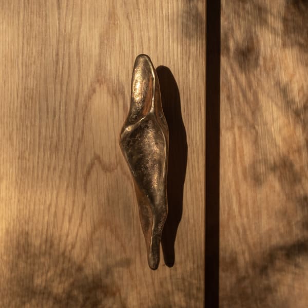 Gentle Pinch Long Knob (2)