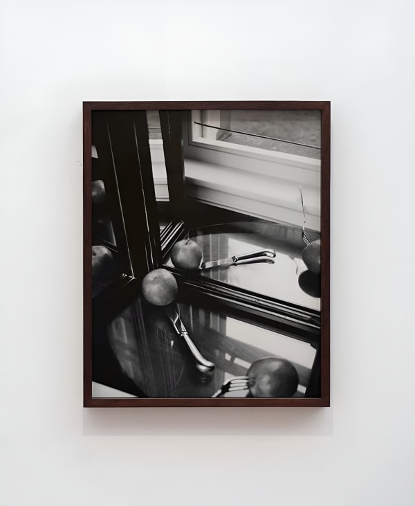 Zhu Yiming, Apple and Knife, 2023