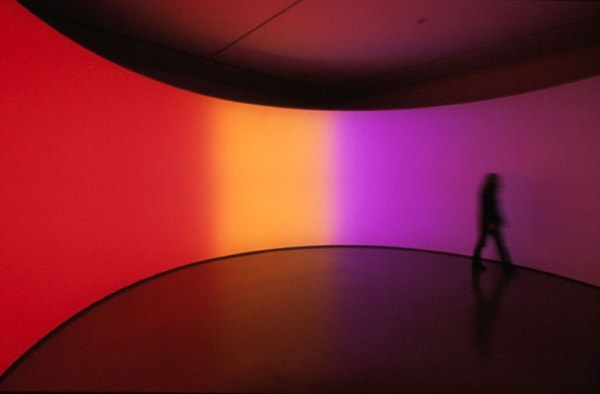 360 degree room for all colours, 2002