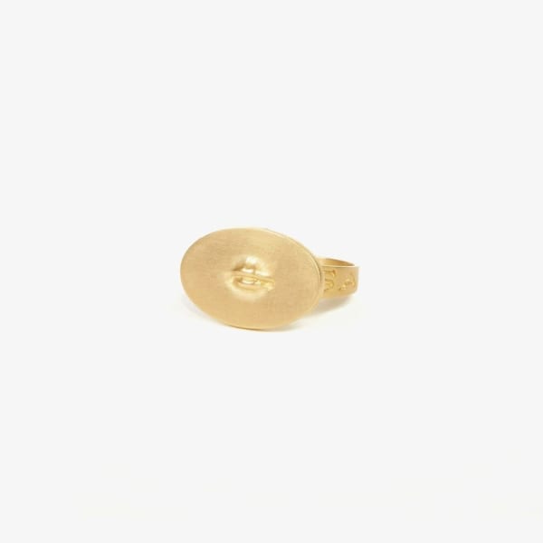 Gabriella Kiss, Mouth token ring