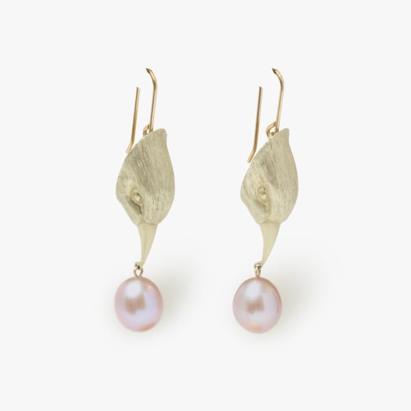 Gabriella Kiss, Bird heads with mauve pendants