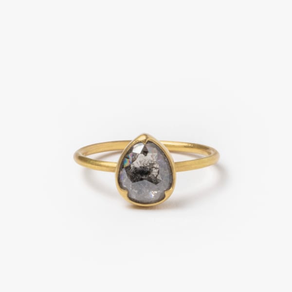 Gabriella Kiss, Pear salt and pepper ring