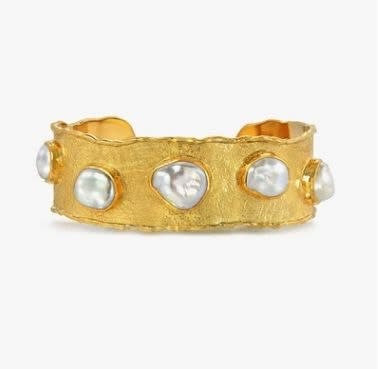 Victor Velyan, Gold pearl cuff