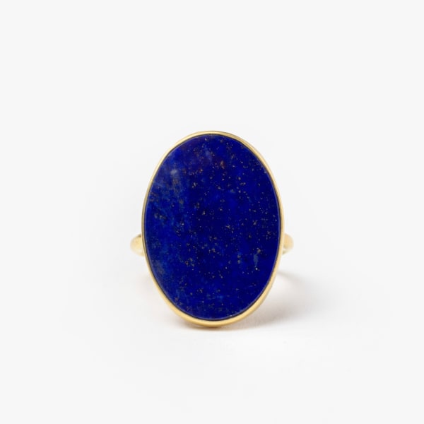 Gabriella Kiss, Oval lapis ring