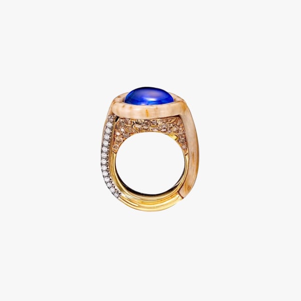 Nicholas Varney, Cabochon blue sapphire ring