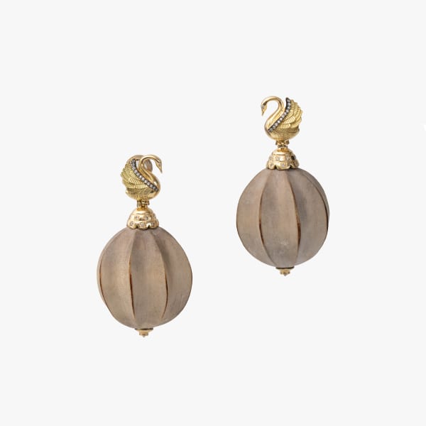 Silvia Furmanovich, Swan earrings