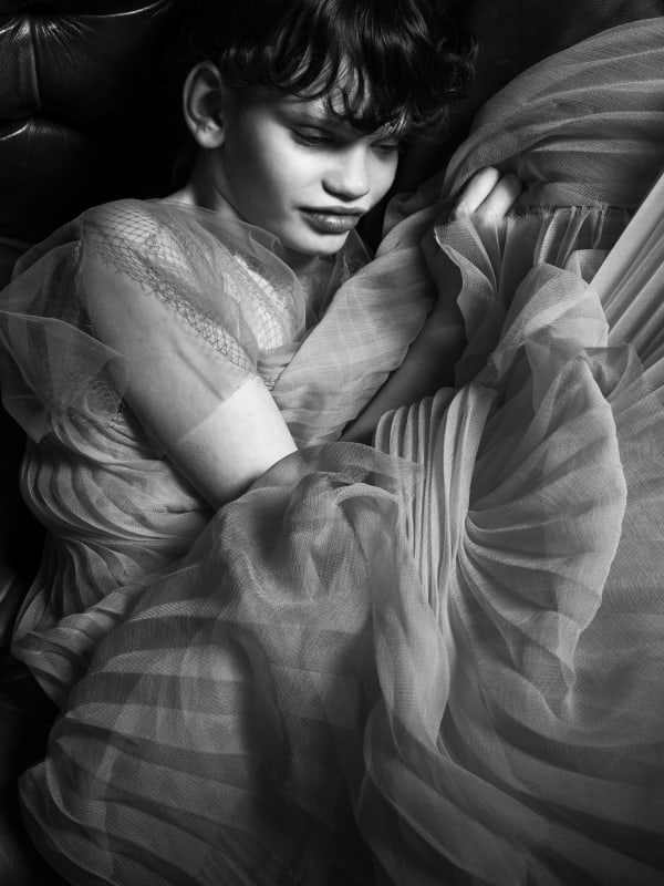 Robin de Puy, Uli on the couch, 2018