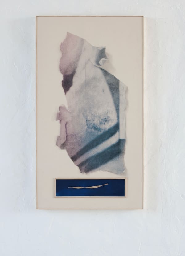 Béla Pablo Janssen Aurora nunca termina(VERTRAUENSVORSCHUSS) Ibiza, 2022 141 x 79 x 3,5 cm Guache silkscreenprint on cotton, glass, wood