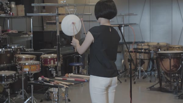 石膏鑼: 擊樂演奏 Plaster Gong: Percussion Performance