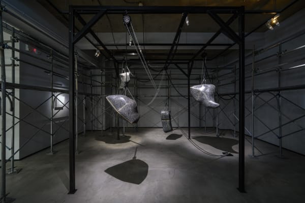 繡燕 No. 3 Embroidered Swallows No. 3