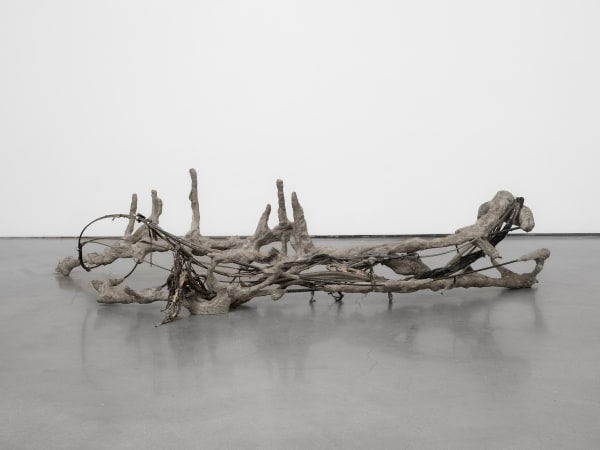 Mire Lee, Look, I'm a fountain of filth raving mad with love; tunnel sculpture II, 2022