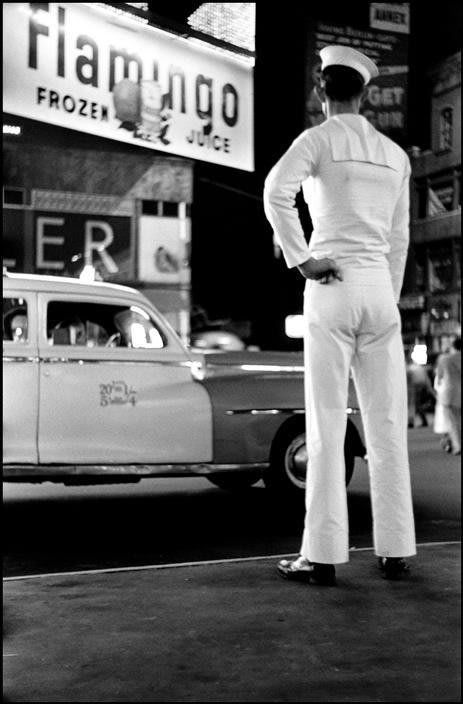 Elliott Erwitt, Times Square, New York City, 1950