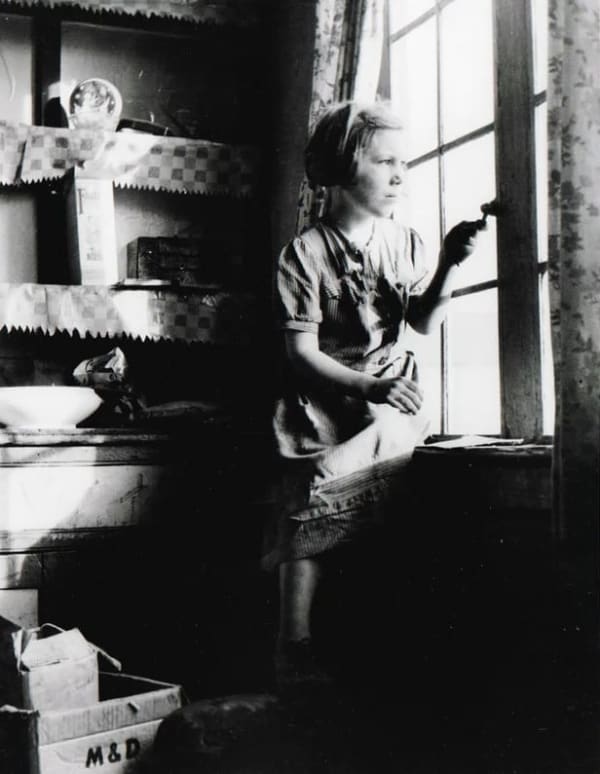 Bert Hardy, Slum Child Cardiff, 1954